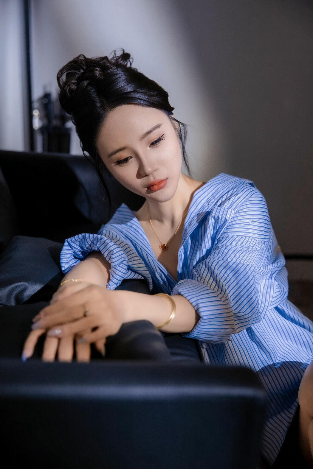YiTuYu艺图语 Vol.9976 Qian Cheng Si Jin (21P)