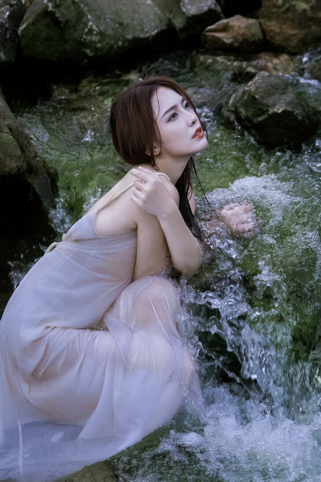 YiTuYu艺图语 Vol.9974 Ying Er YY (33P)