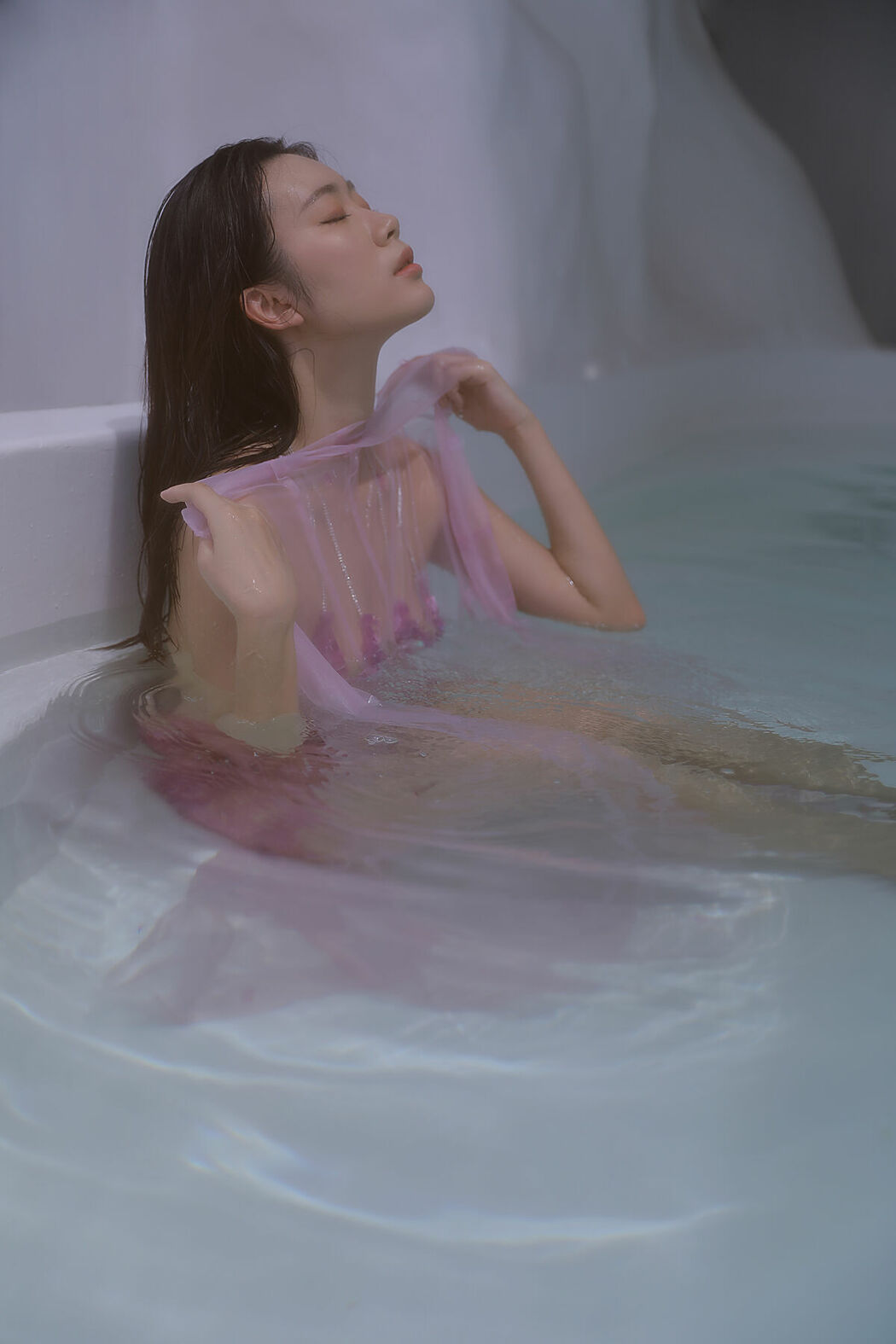 YiTuYu艺图语 Vol.9981 Liu Liu (14P)