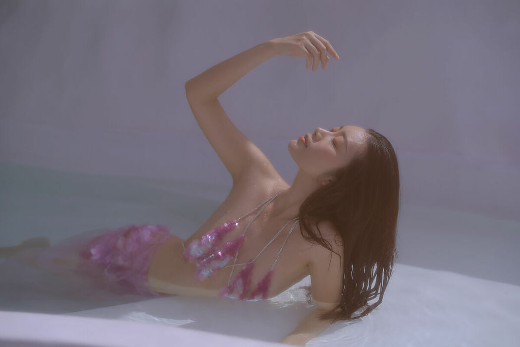 YiTuYu艺图语 Vol.9981 Liu Liu (14P)