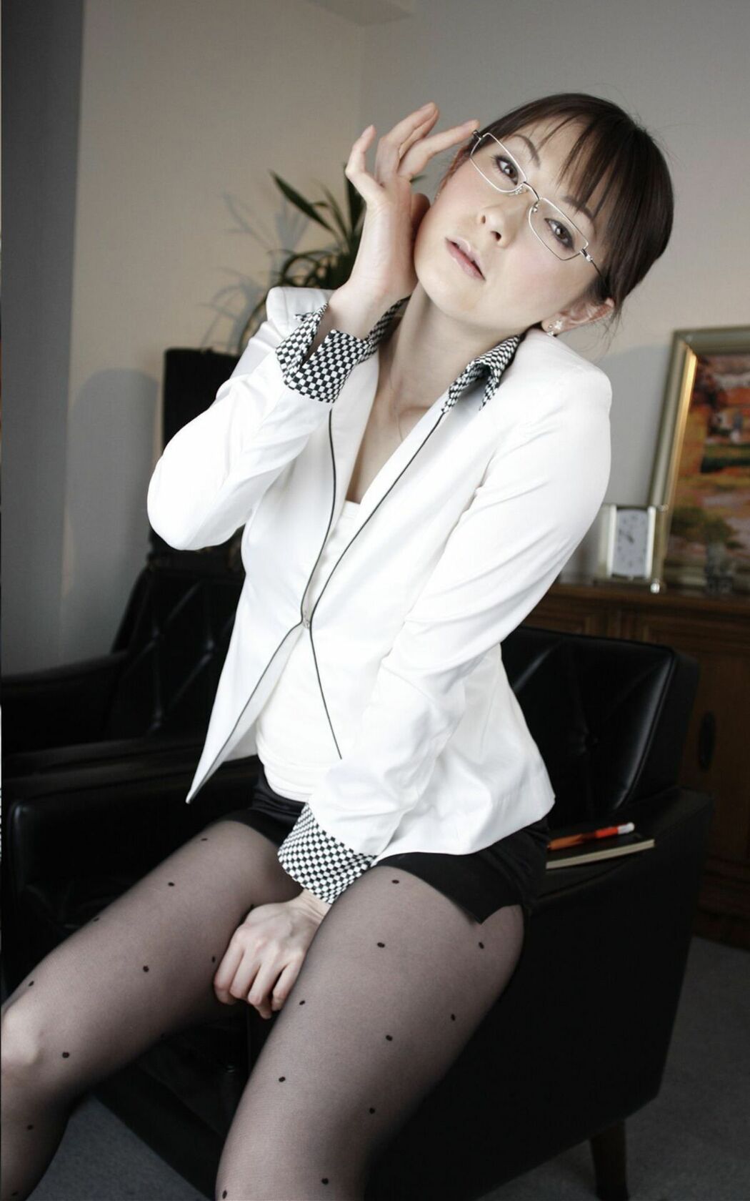 JP Maki Hojo 北条麻妃 – 濃密グラビア写真集 欲求不満の熟女教師 柳田やよい 光月夜也 Part02 (51P)