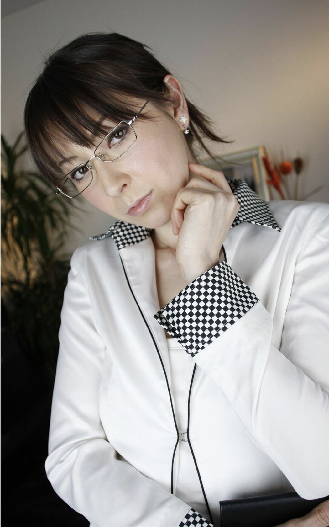 JP Maki Hojo 北条麻妃 – 濃密グラビア写真集 欲求不満の熟女教師 柳田やよい 光月夜也 Part02 (51P)