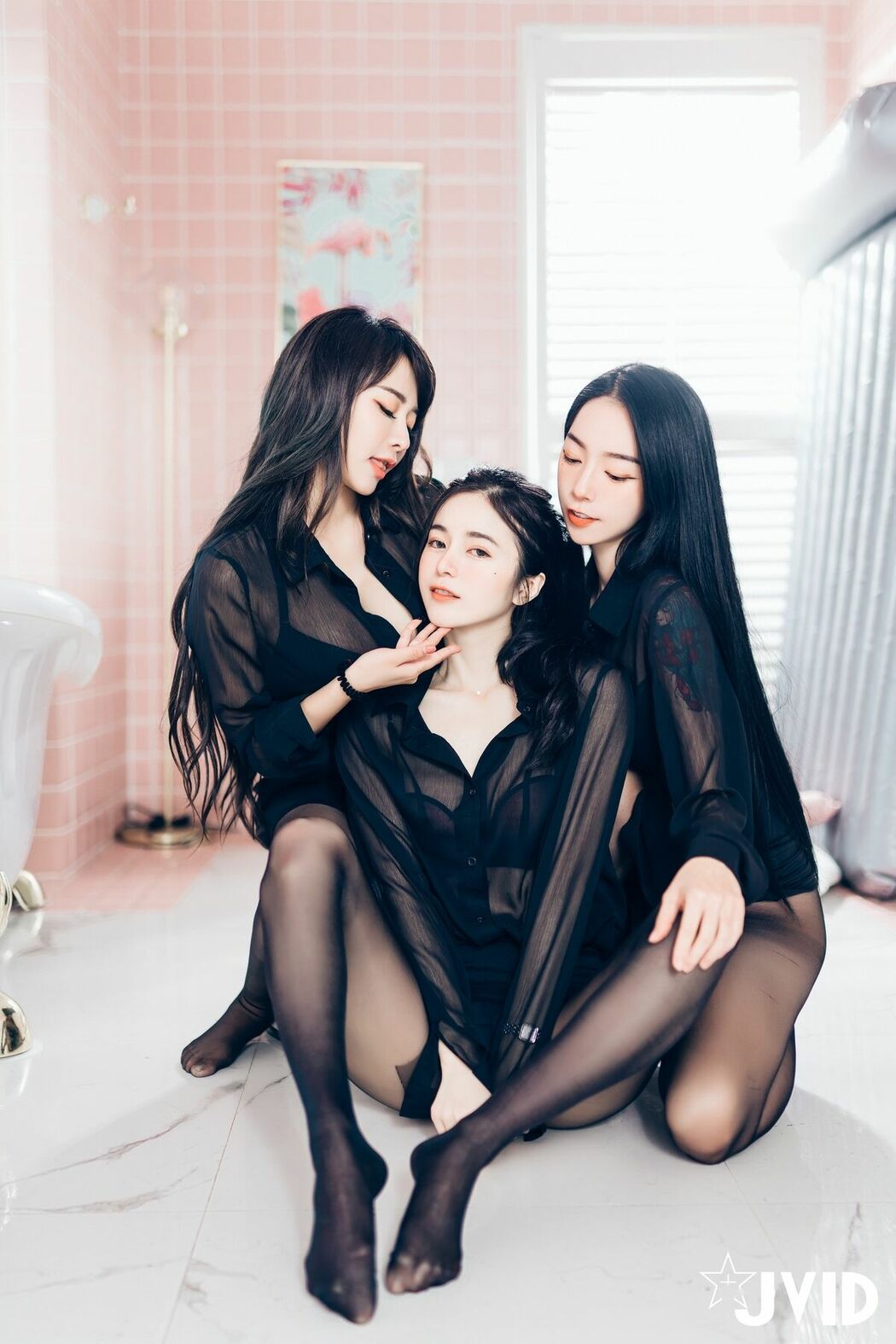 Lele 樂樂 And Piao Piao Ge 飄飄哥 – 上司新人下属 无内黑丝终极奥义 Part01 (53P)