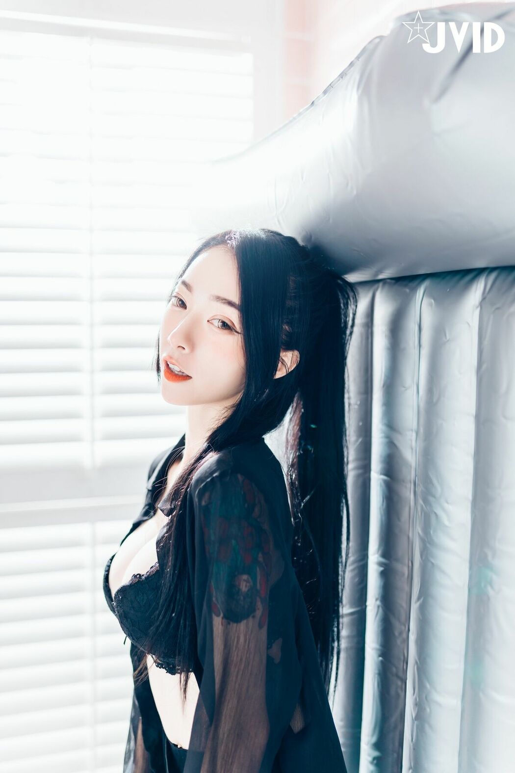 Lele 樂樂 And Piao Piao Ge 飄飄哥 – 上司新人下属 无内黑丝终极奥义 Part02 (53P)