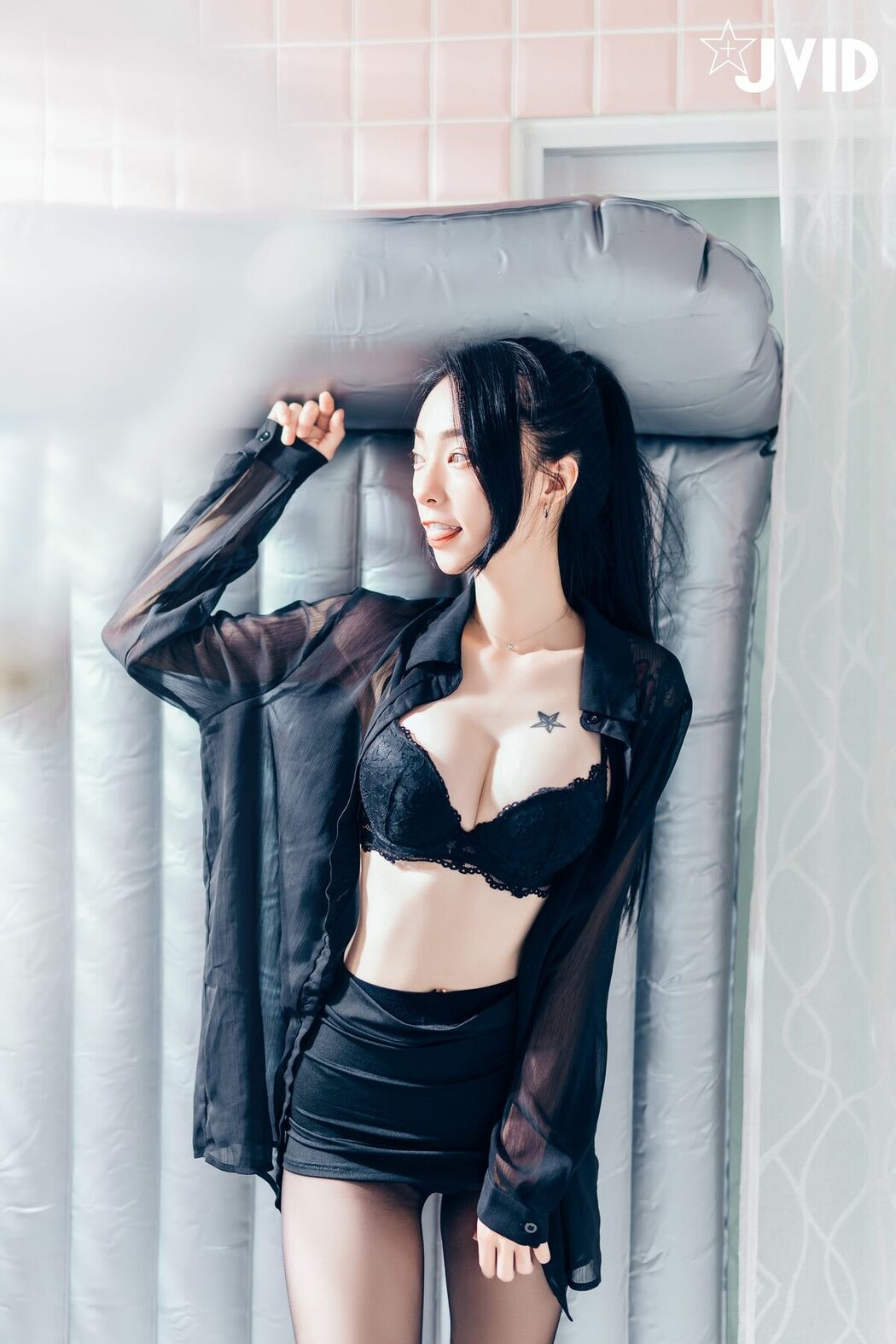 Lele 樂樂 And Piao Piao Ge 飄飄哥 – 上司新人下属 无内黑丝终极奥义 Part02 (53P)