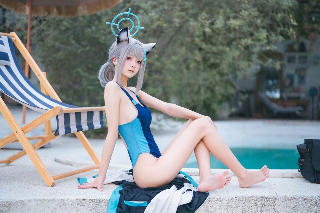 Coser@九柒喵 – 蔚蓝档案 砂狼白子泳装 (35P)