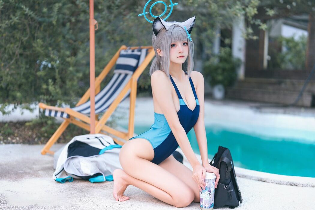 Coser@九柒喵 – 蔚蓝档案 砂狼白子泳装 (35P)