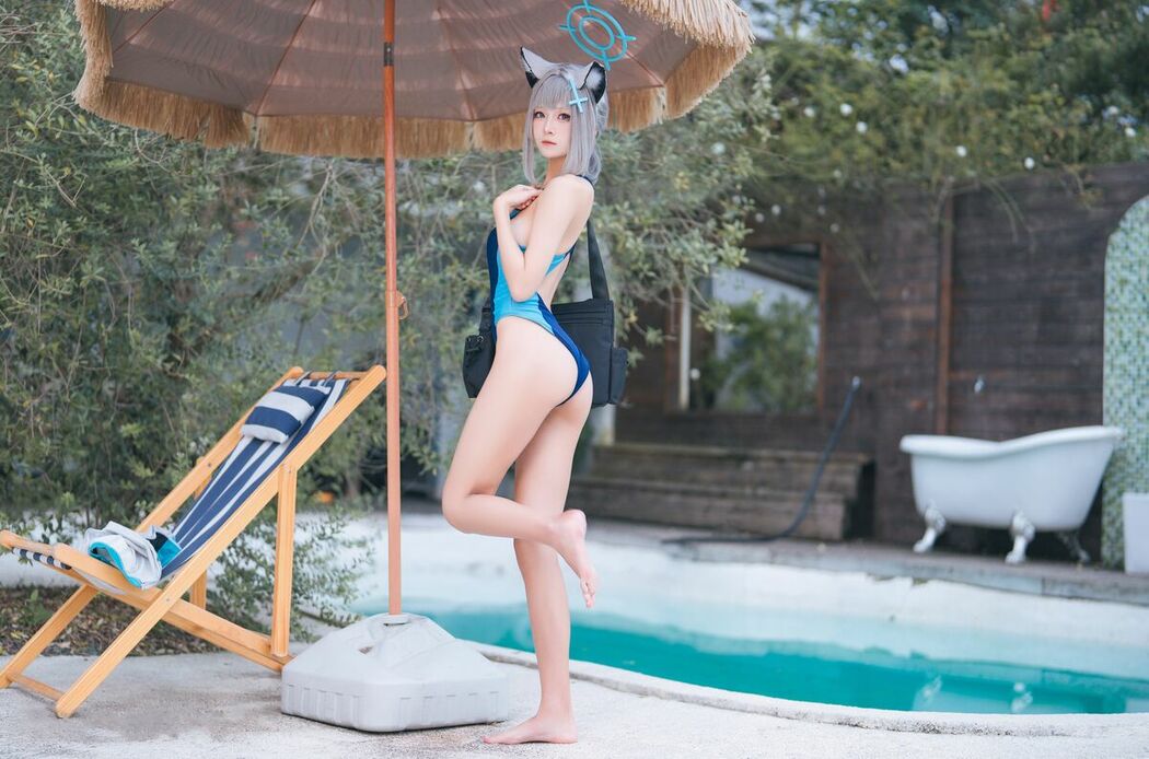 Coser@九柒喵 – 蔚蓝档案 砂狼白子泳装 (35P)