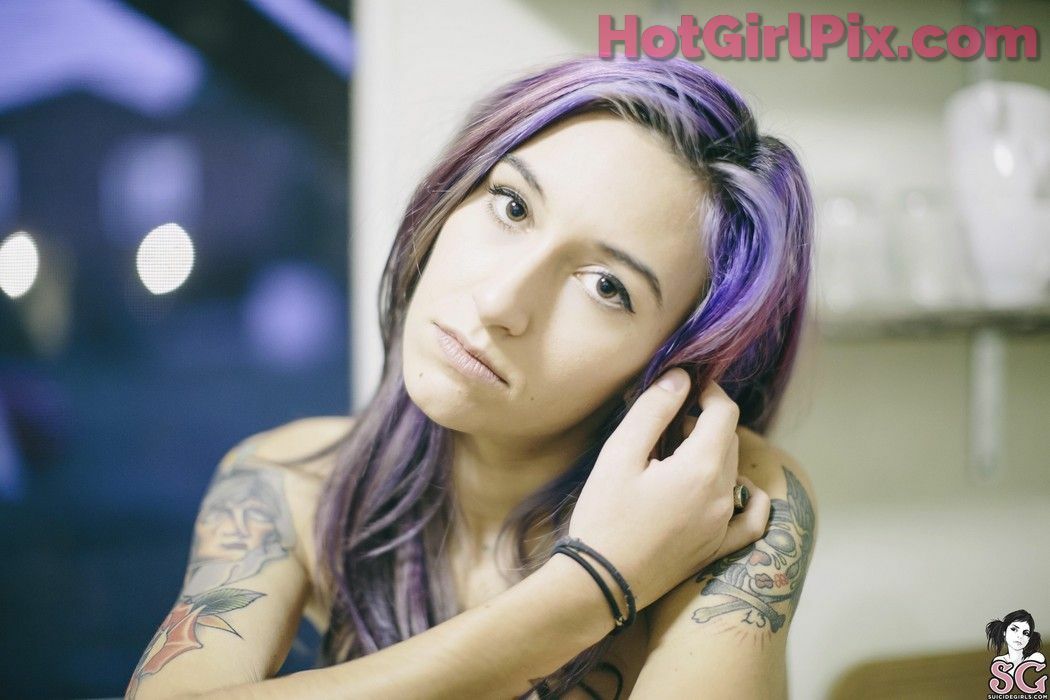[Suicide Girls] Moon