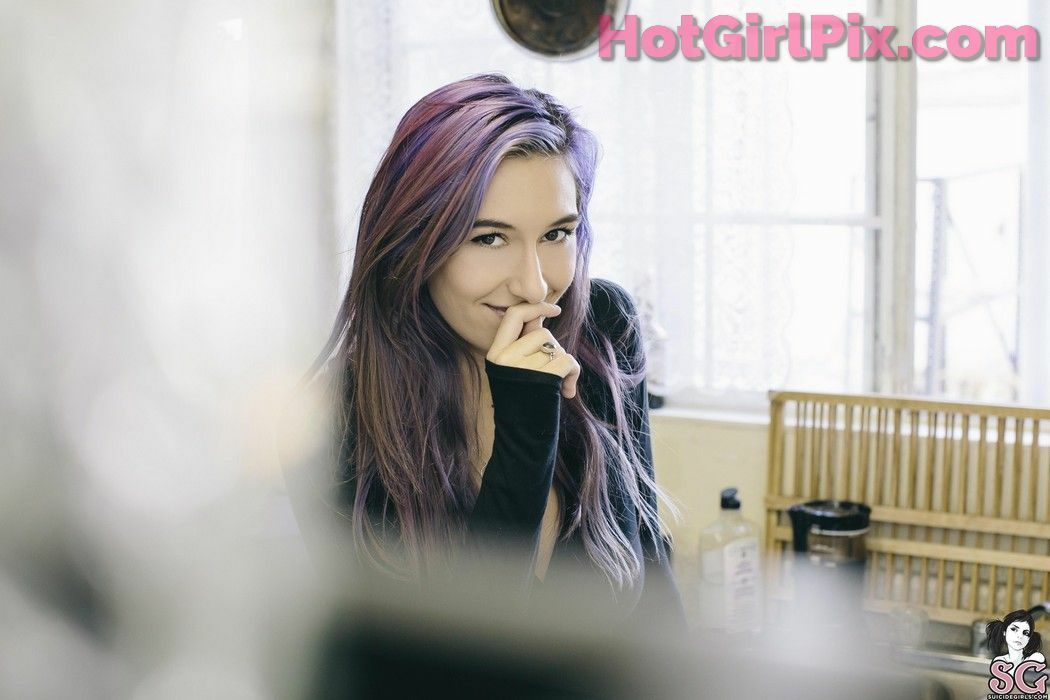 [Suicide Girls] Moon