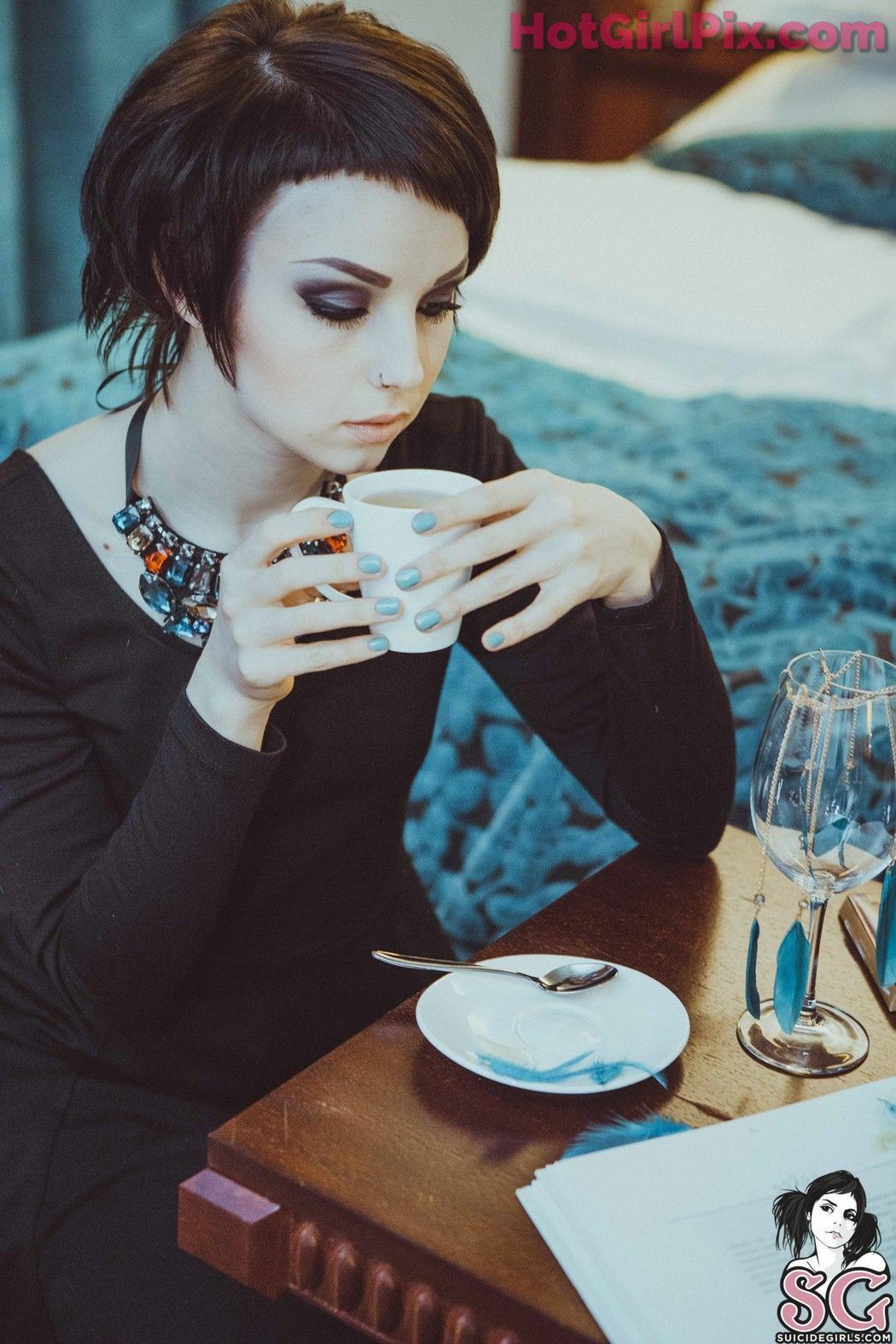 [Suicide Girls] Karanlit