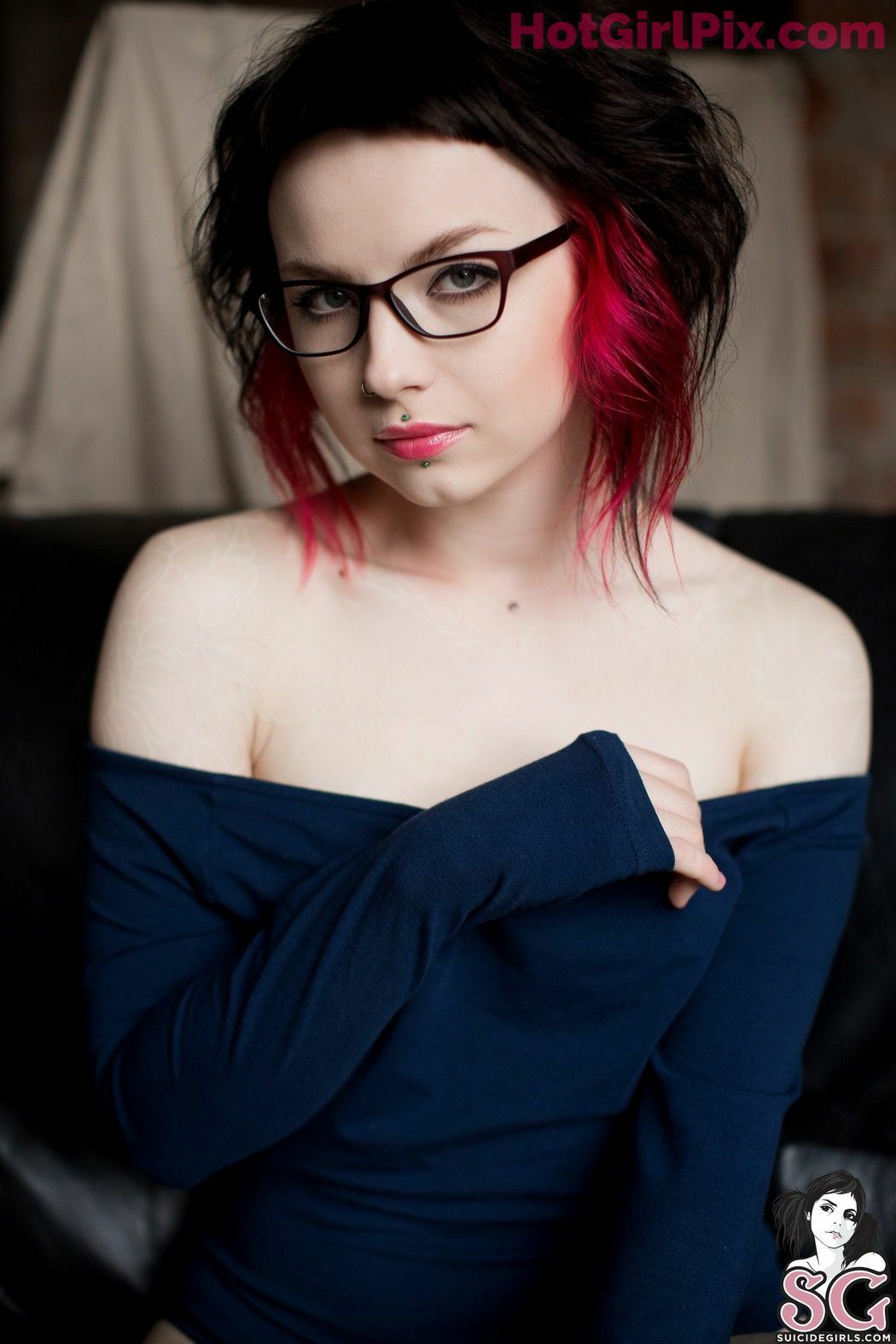 [Suicide Girls] Karanlit