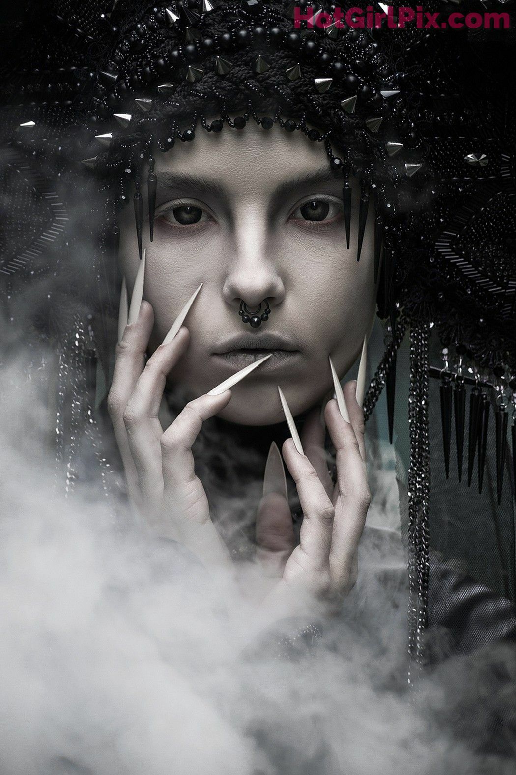 [Suicide Girls] Karanlit
