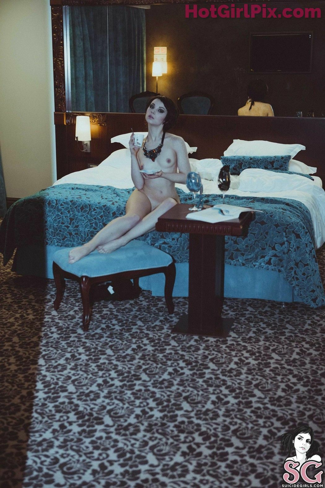 [Suicide Girls] Karanlit