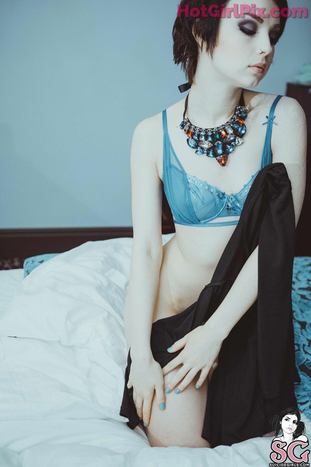 [Suicide Girls] Karanlit