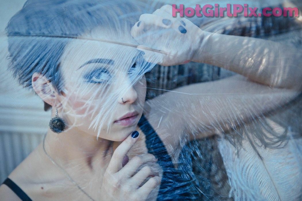 [Suicide Girls] Karanlit