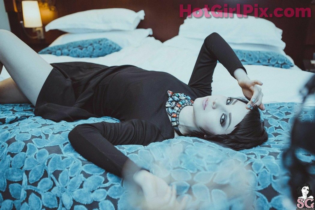 [Suicide Girls] Karanlit