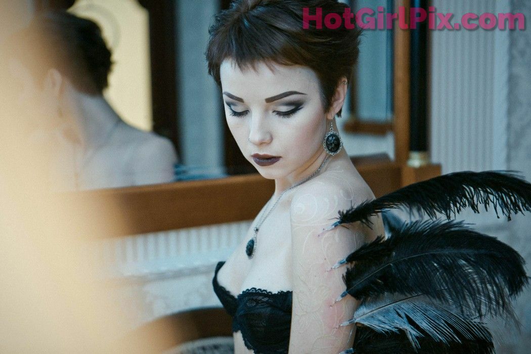 [Suicide Girls] Karanlit
