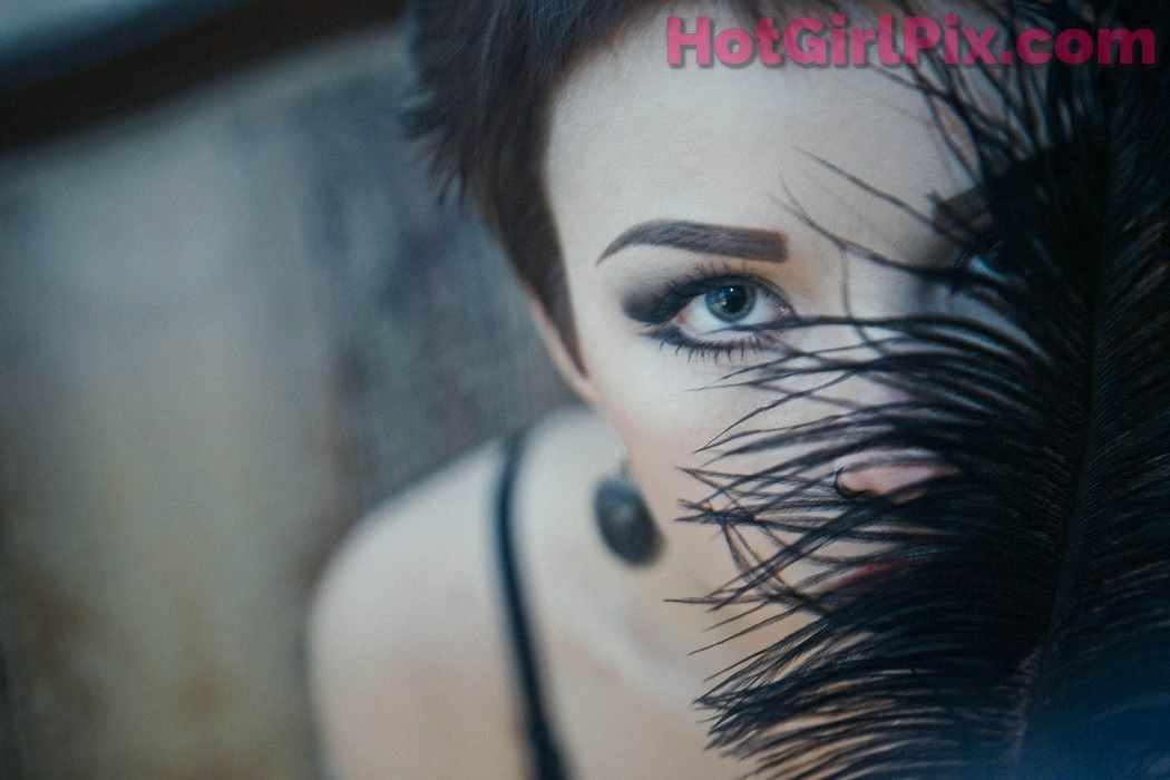 [Suicide Girls] Karanlit