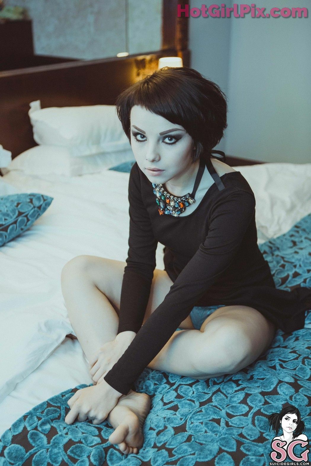 [Suicide Girls] Karanlit
