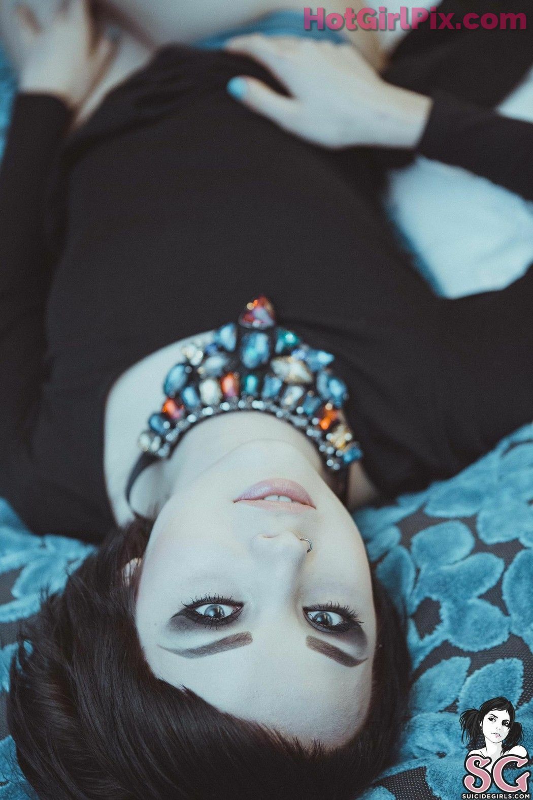 [Suicide Girls] Karanlit