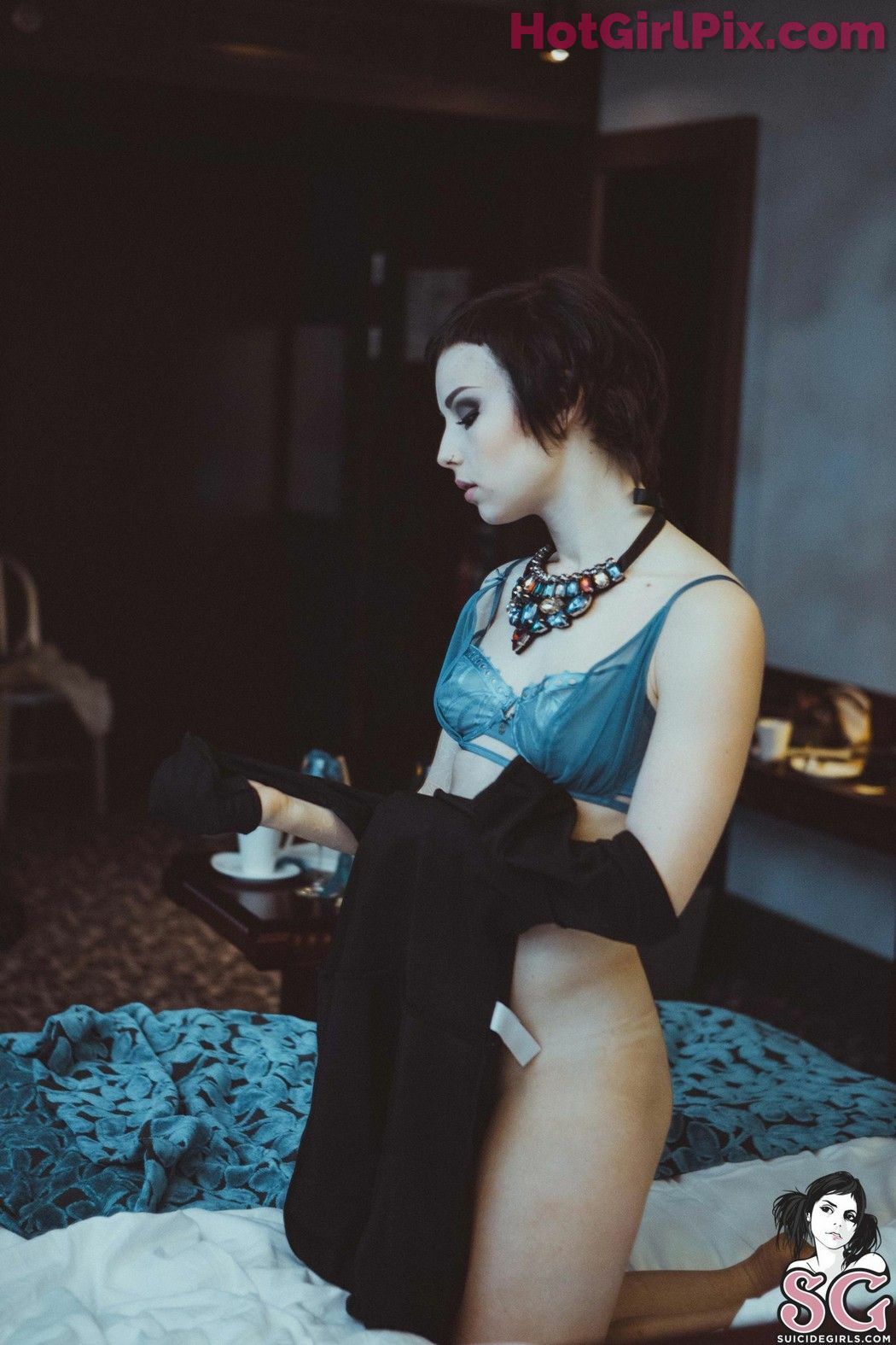 [Suicide Girls] Karanlit