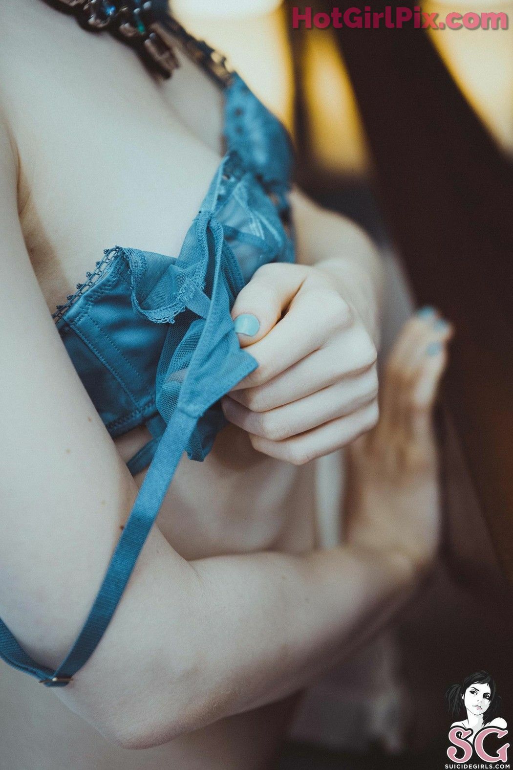 [Suicide Girls] Karanlit