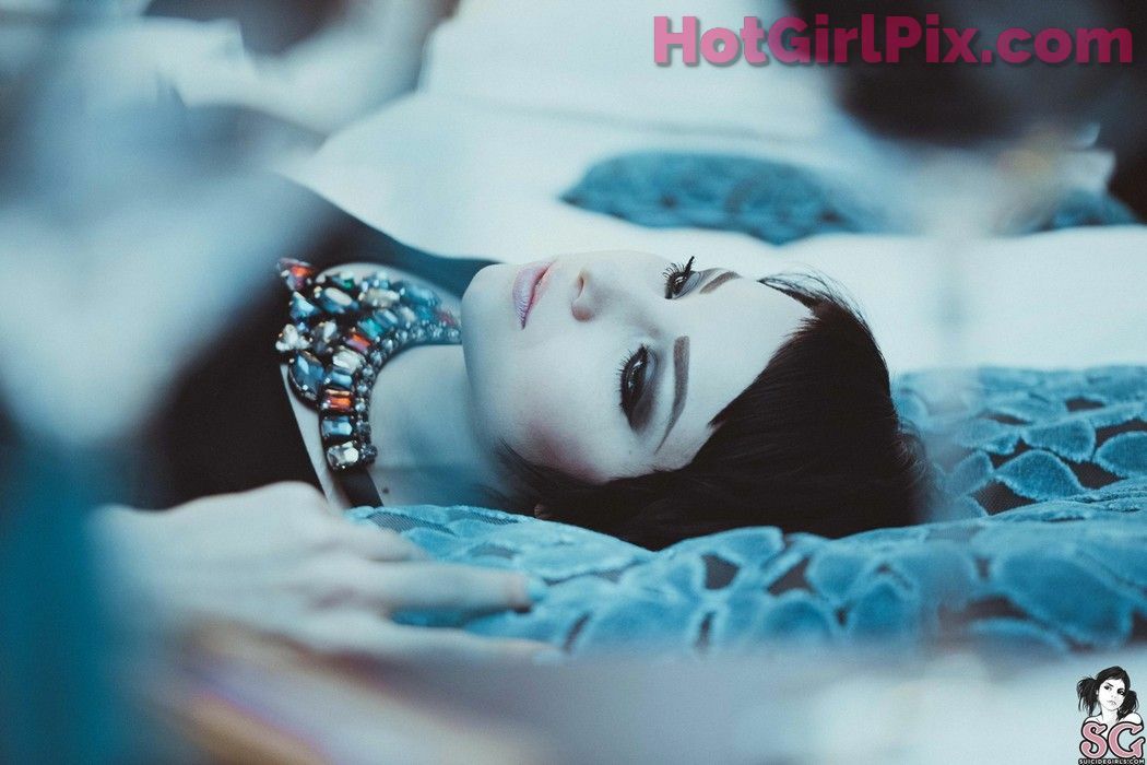 [Suicide Girls] Karanlit
