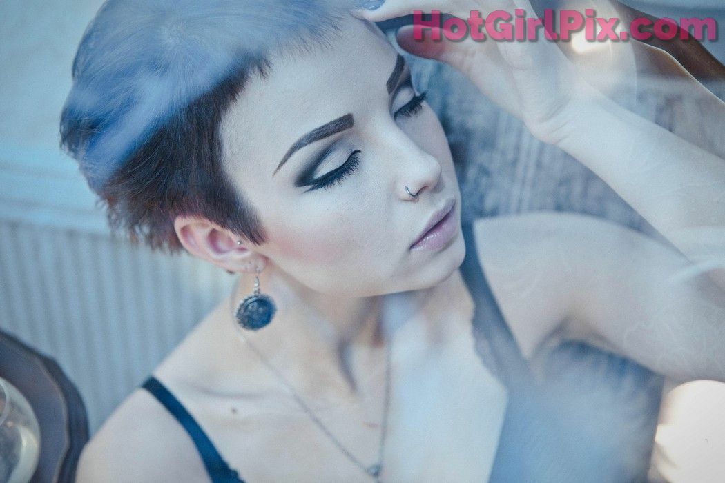 [Suicide Girls] Karanlit