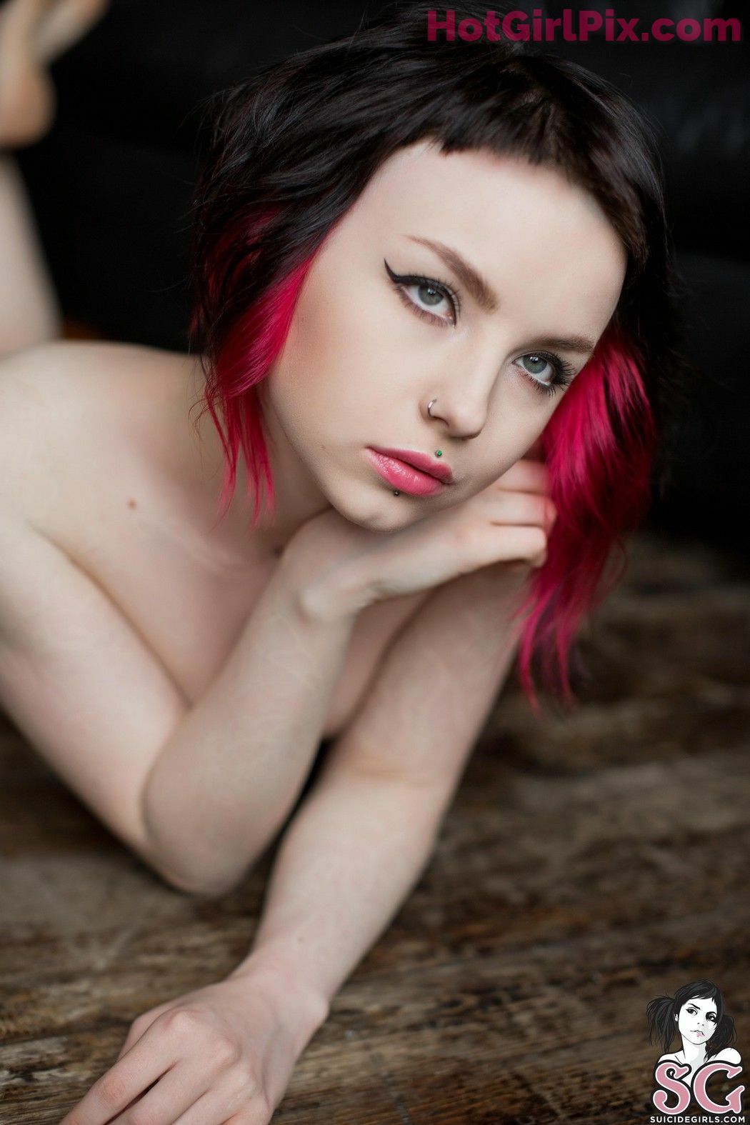 [Suicide Girls] Karanlit