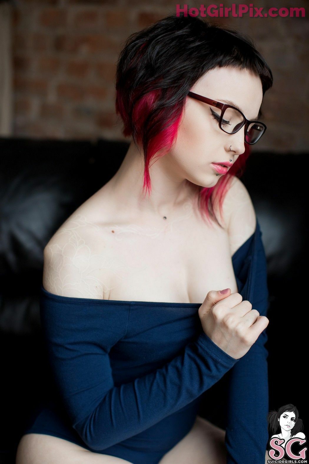 [Suicide Girls] Karanlit