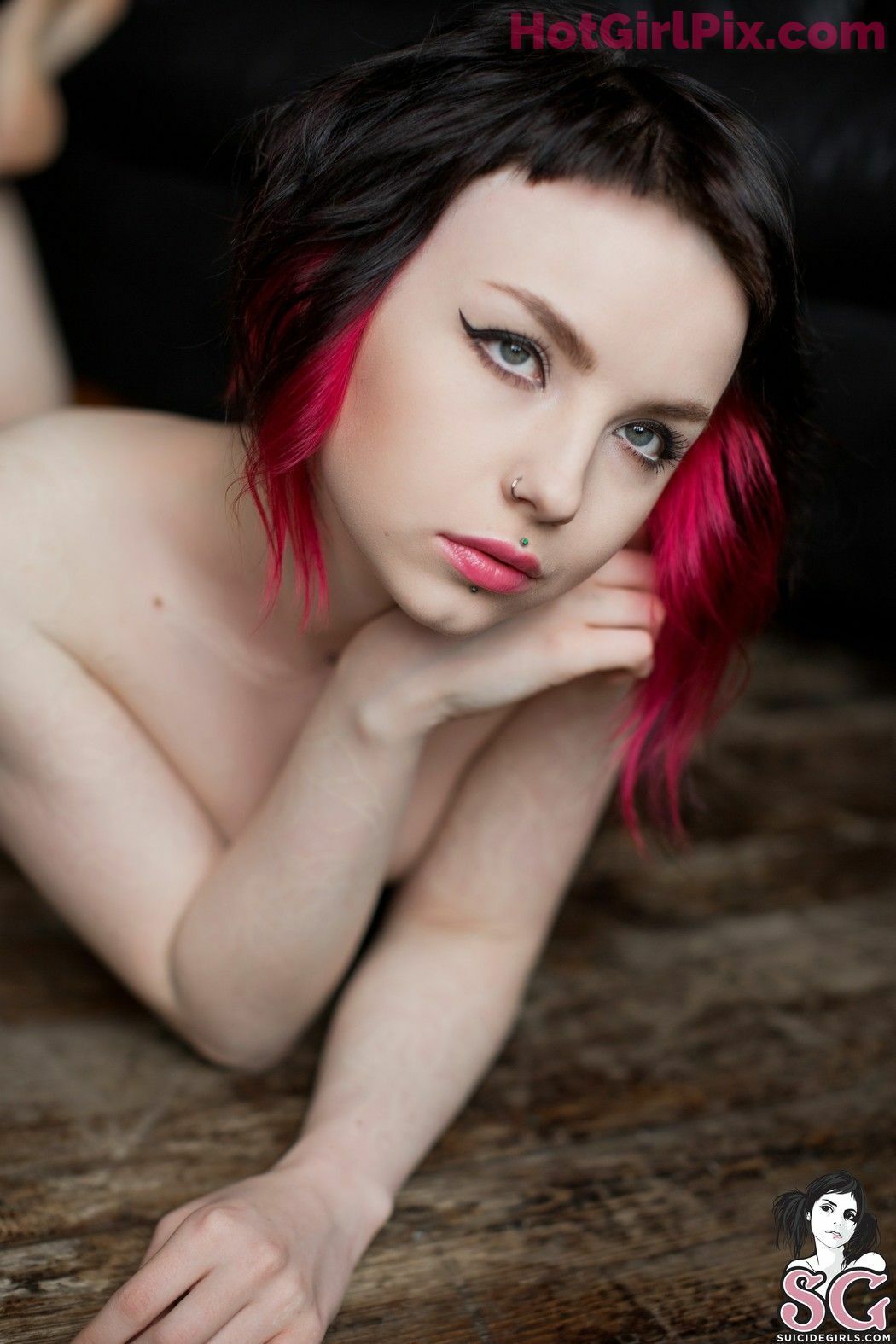 [Suicide Girls] Karanlit