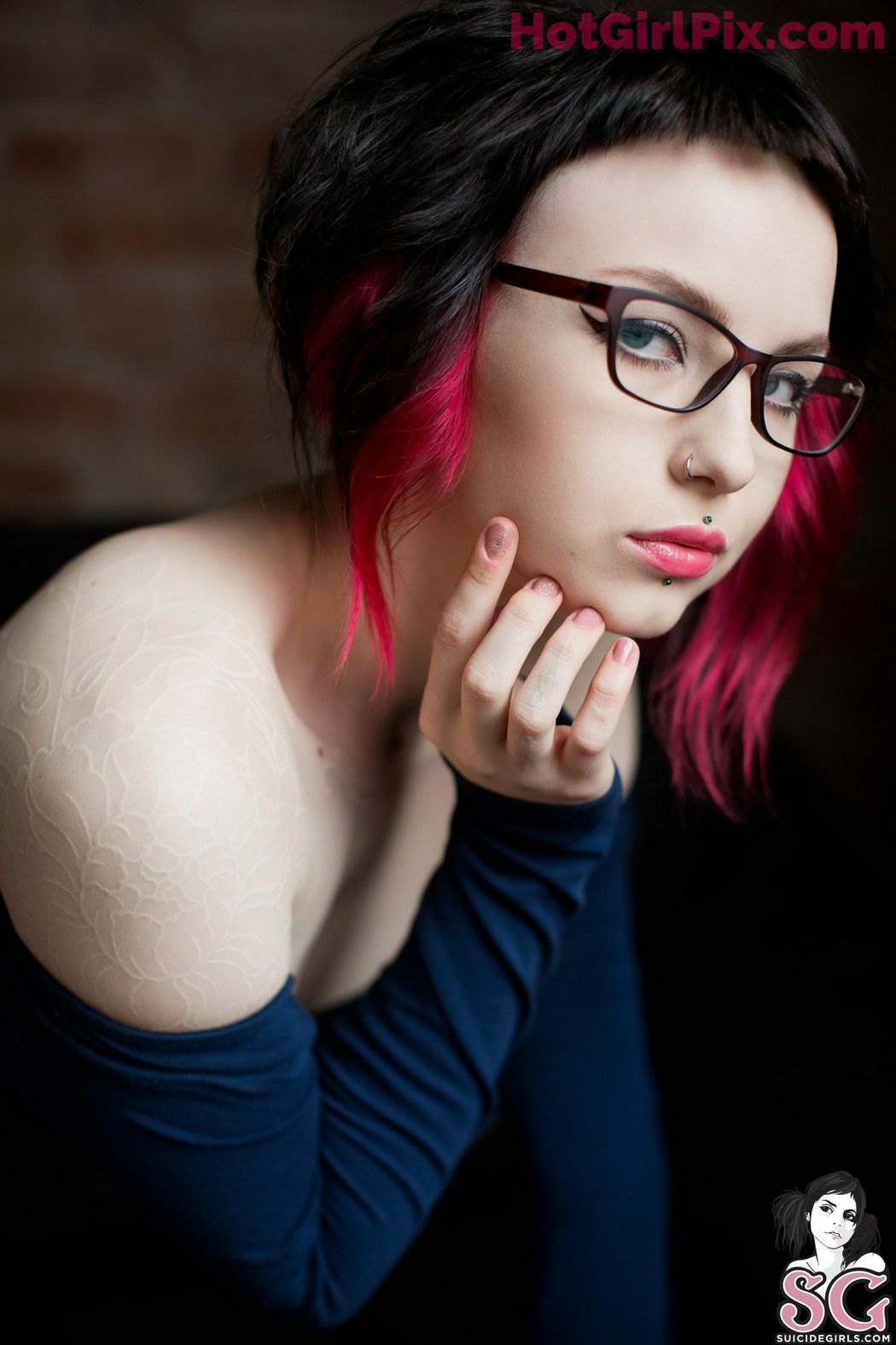 [Suicide Girls] Karanlit