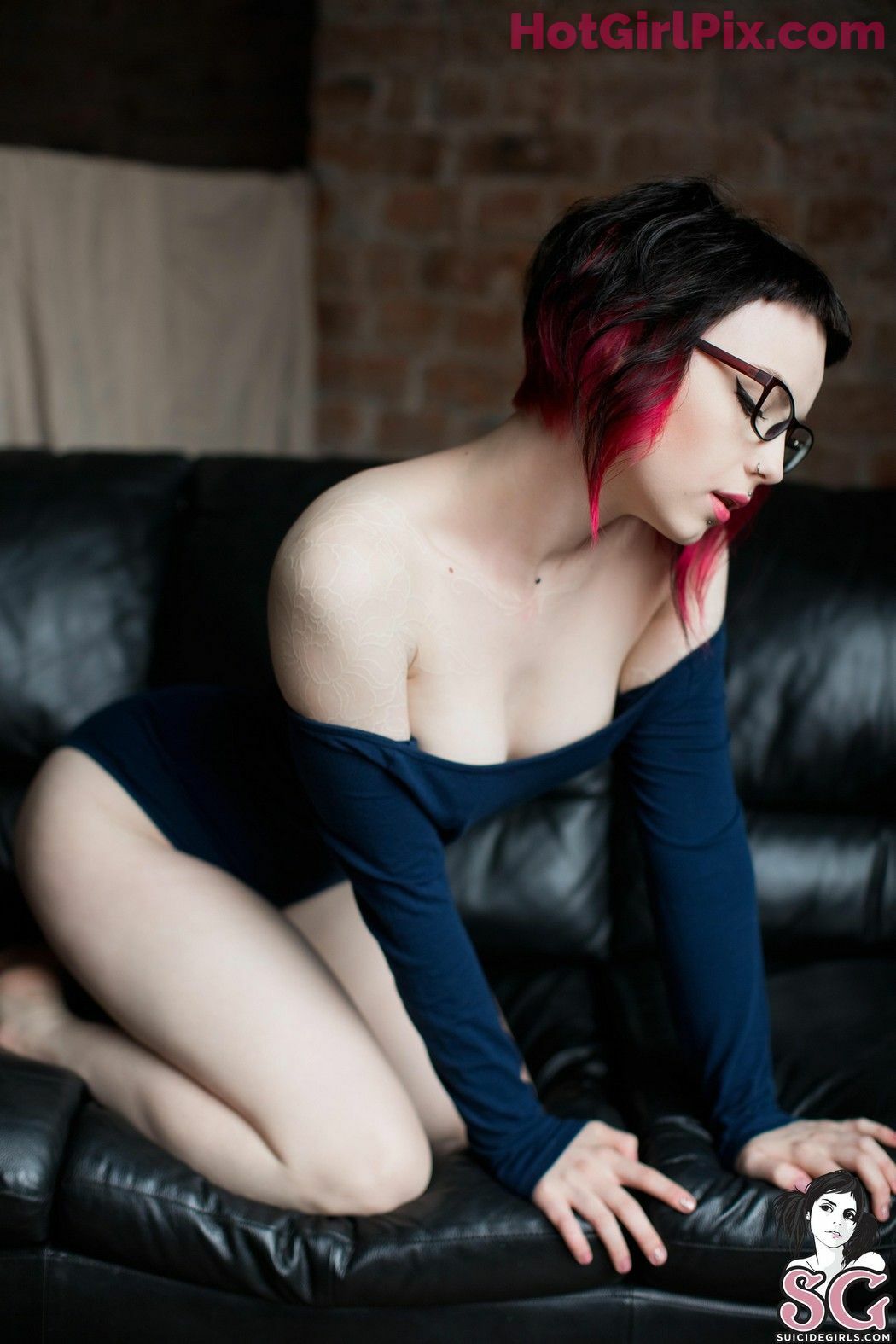 [Suicide Girls] Karanlit