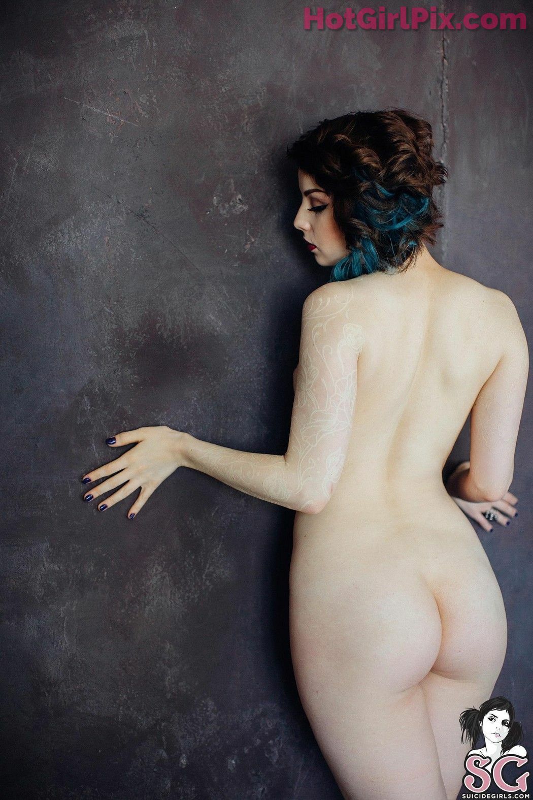 [Suicide Girls] Karanlit
