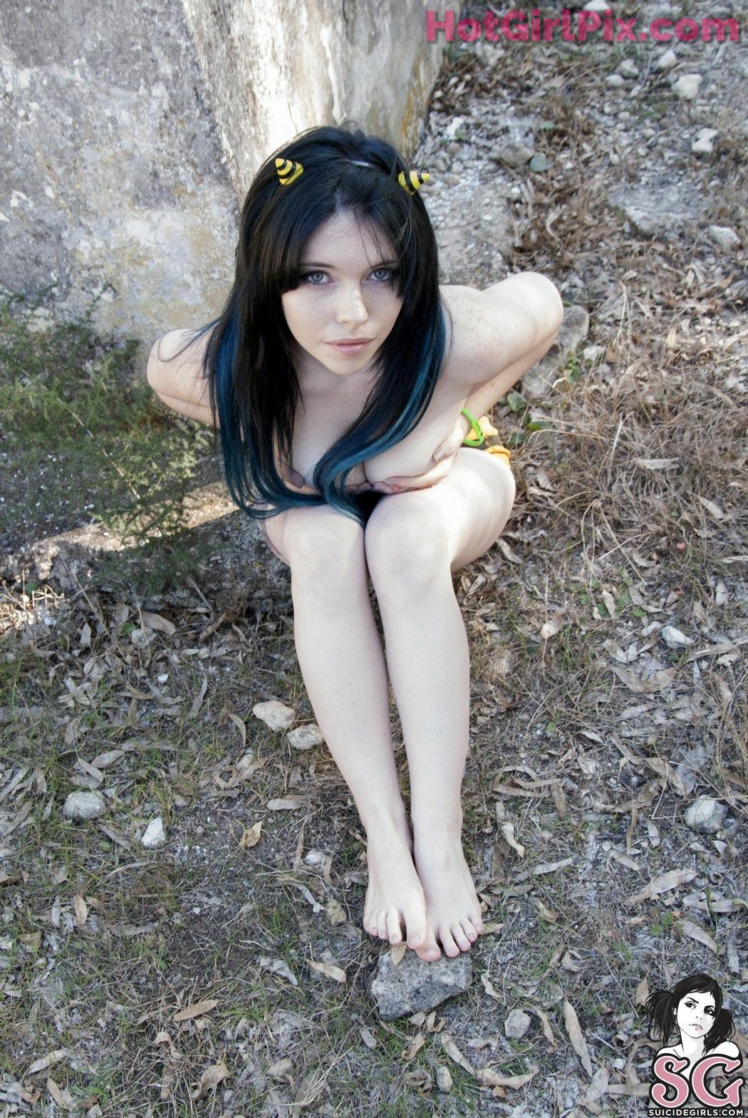 [Suicide Girls] karanlit & voly
