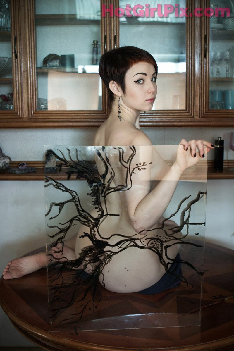 [Suicide Girls] Karanlit
