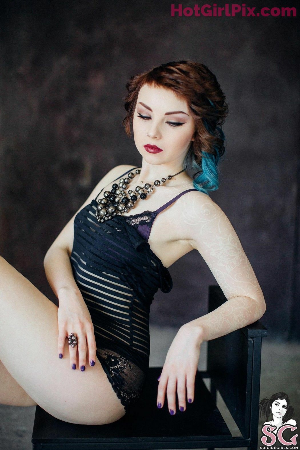 [Suicide Girls] Karanlit