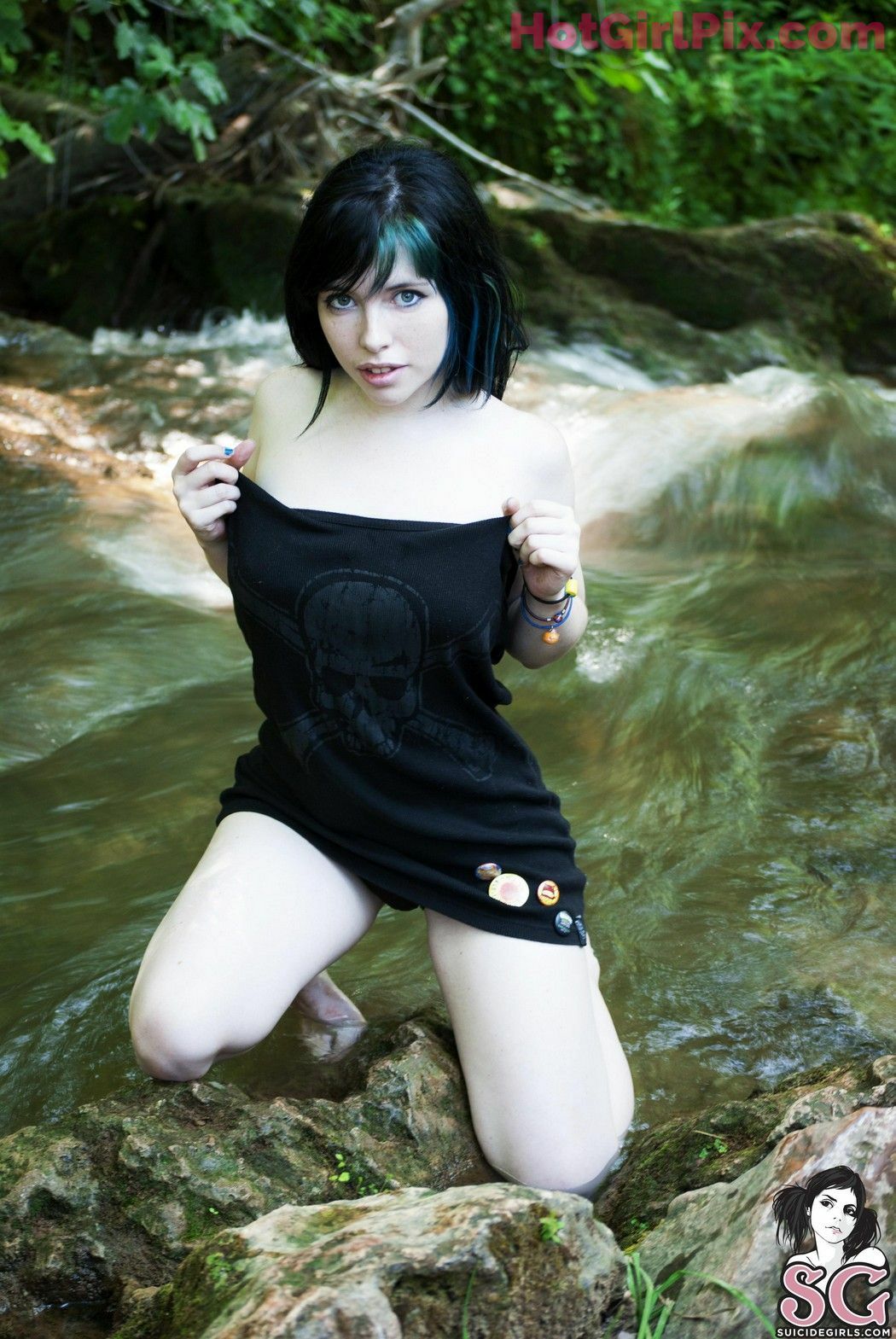 [Suicide Girls] karanlit & voly