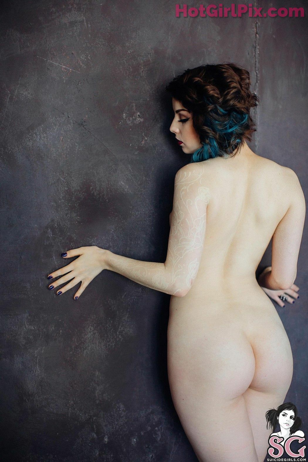 [Suicide Girls] karanlit & voly