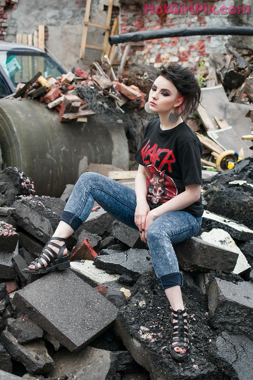 [Suicide Girls] Karanlit