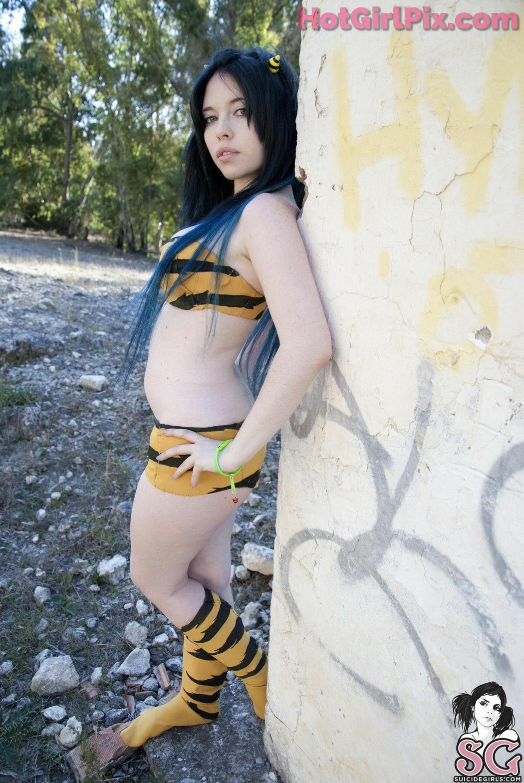 [Suicide Girls] karanlit & voly