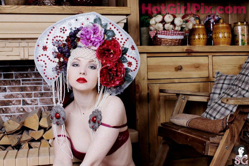 [Suicide Girls] Karanlit