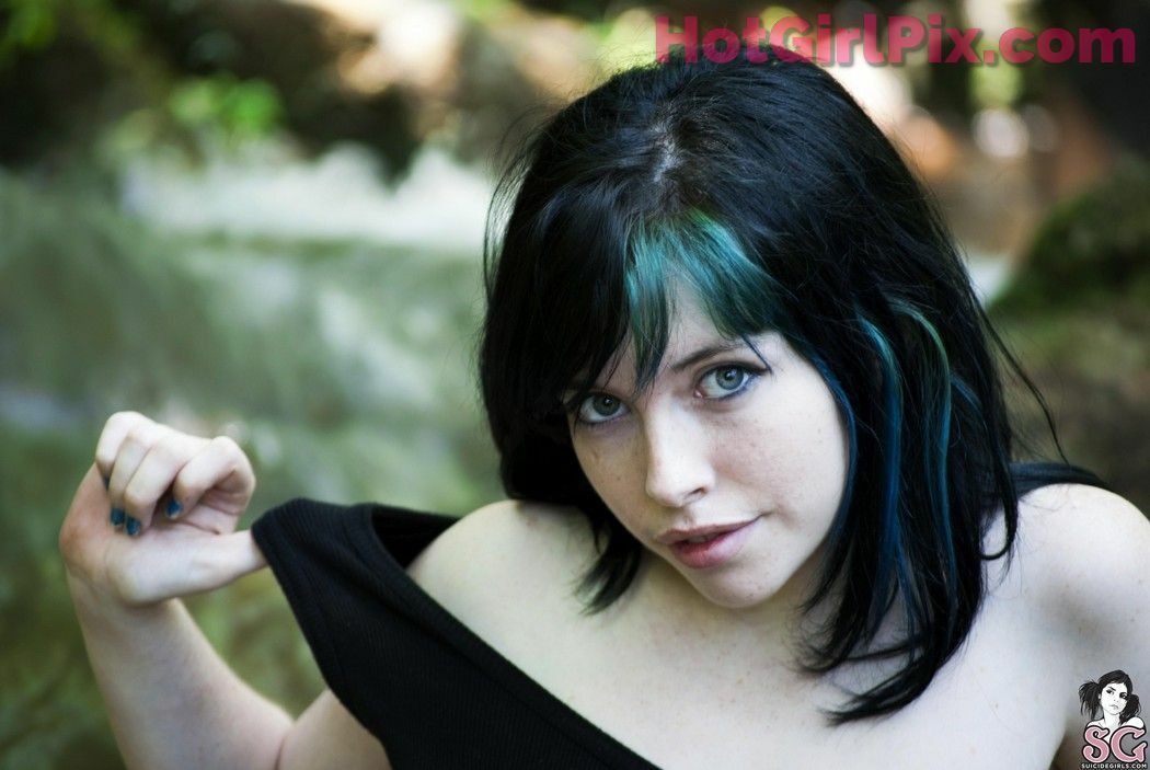 [Suicide Girls] karanlit & voly