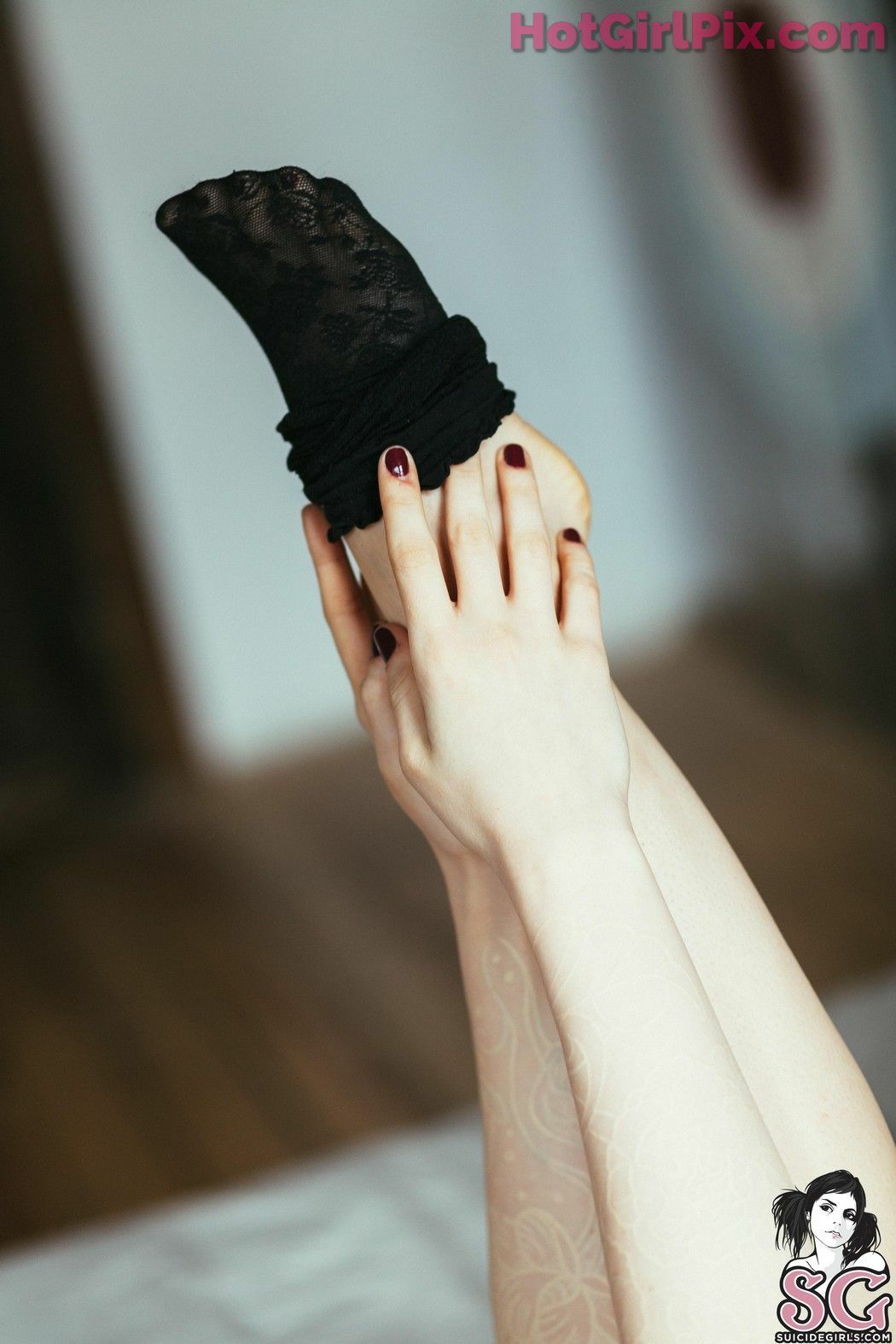 [Suicide Girls] Karanlit
