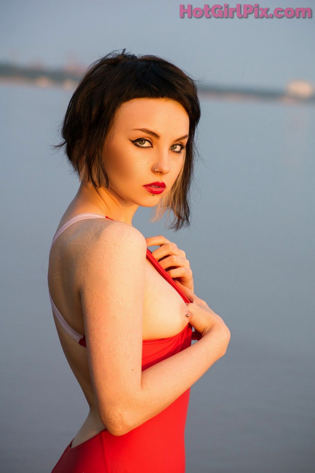 [Suicide Girls] Karanlit