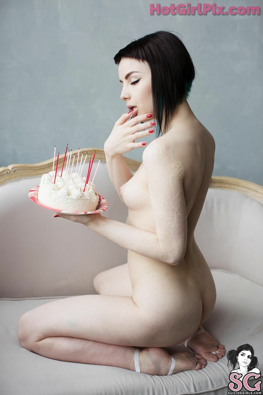 [Suicide Girls] karanlit & voly