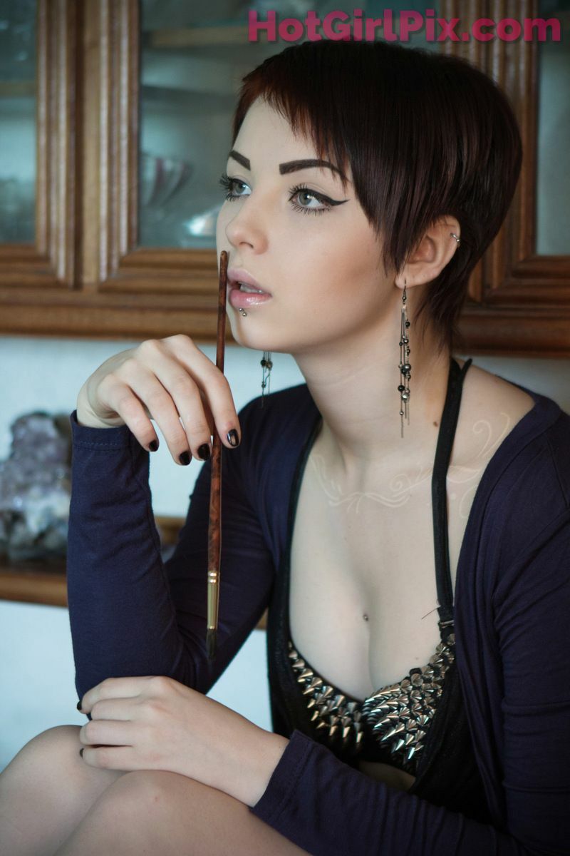 [Suicide Girls] Karanlit