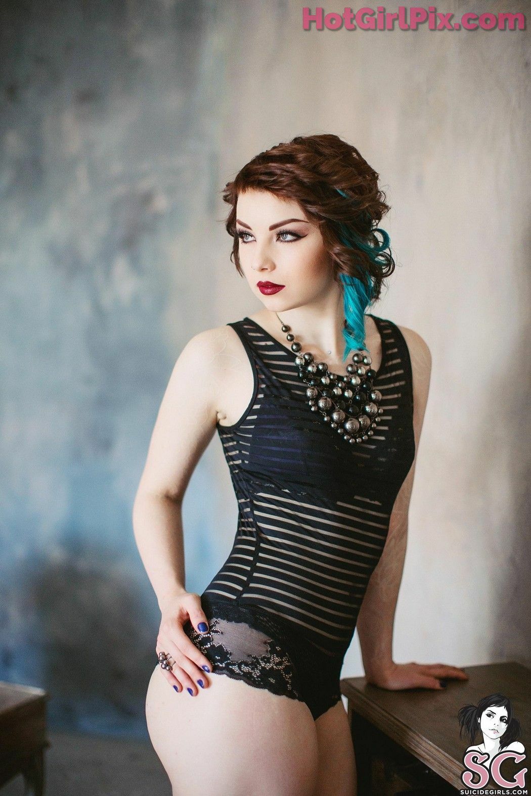 [Suicide Girls] Karanlit