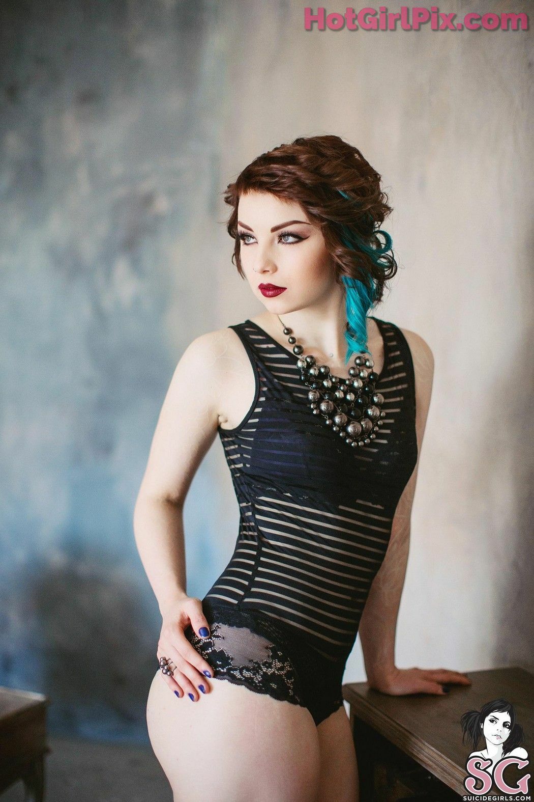 [Suicide Girls] Karanlit